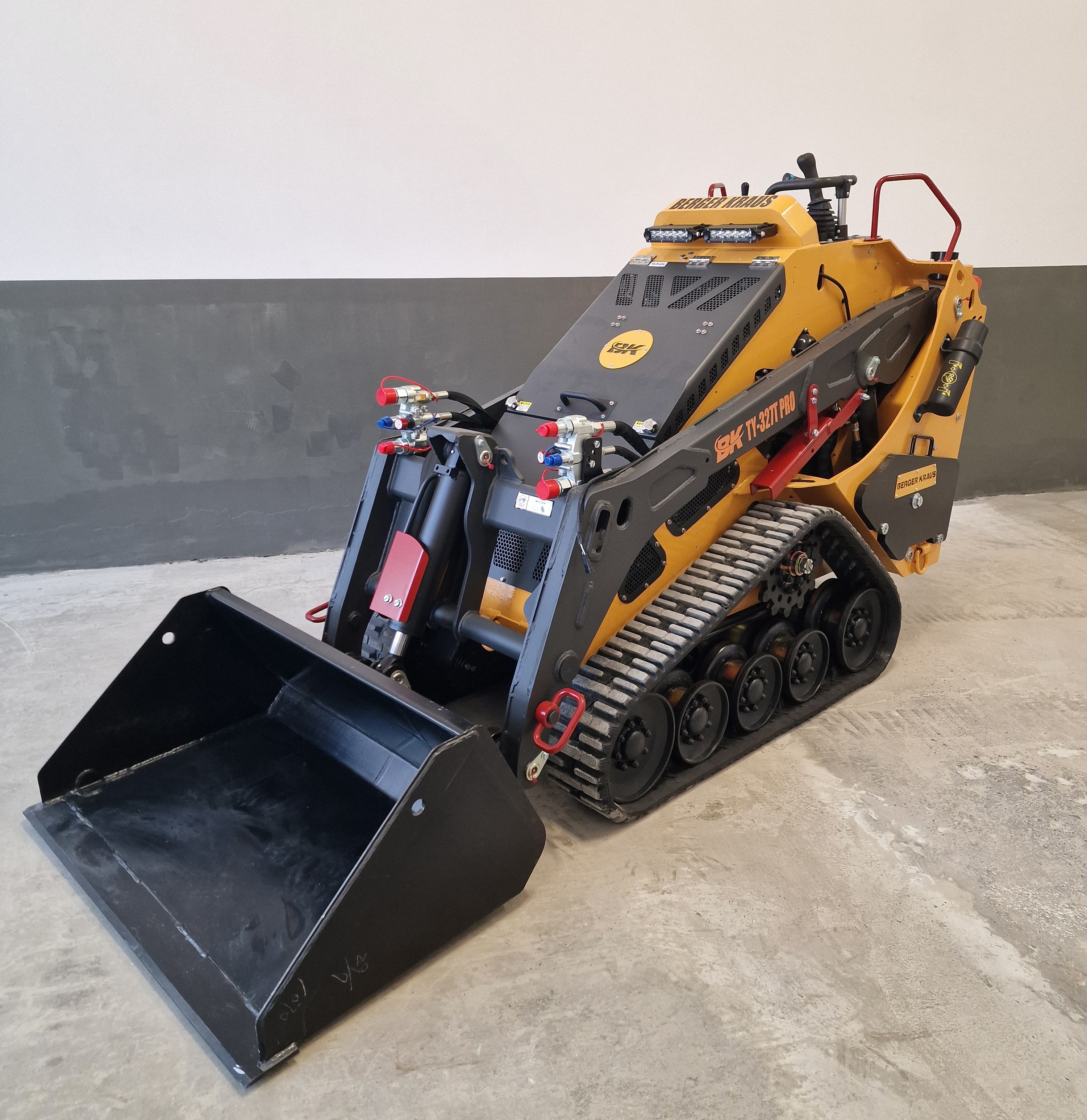 Ladowarka-Berger-Kraus--327T-PRO-Skid-Steer-2