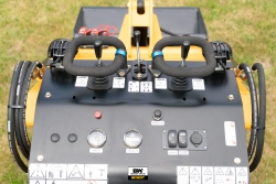 323T