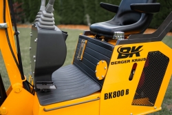 BK 800B Z ŁYŻKĄ 