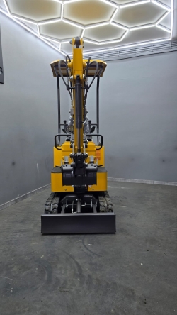 BK900A z łyżką 
