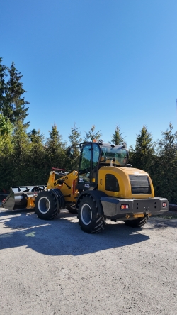BK 825