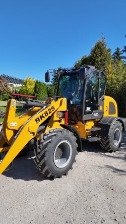 BK 825