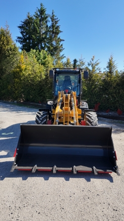 BK 825